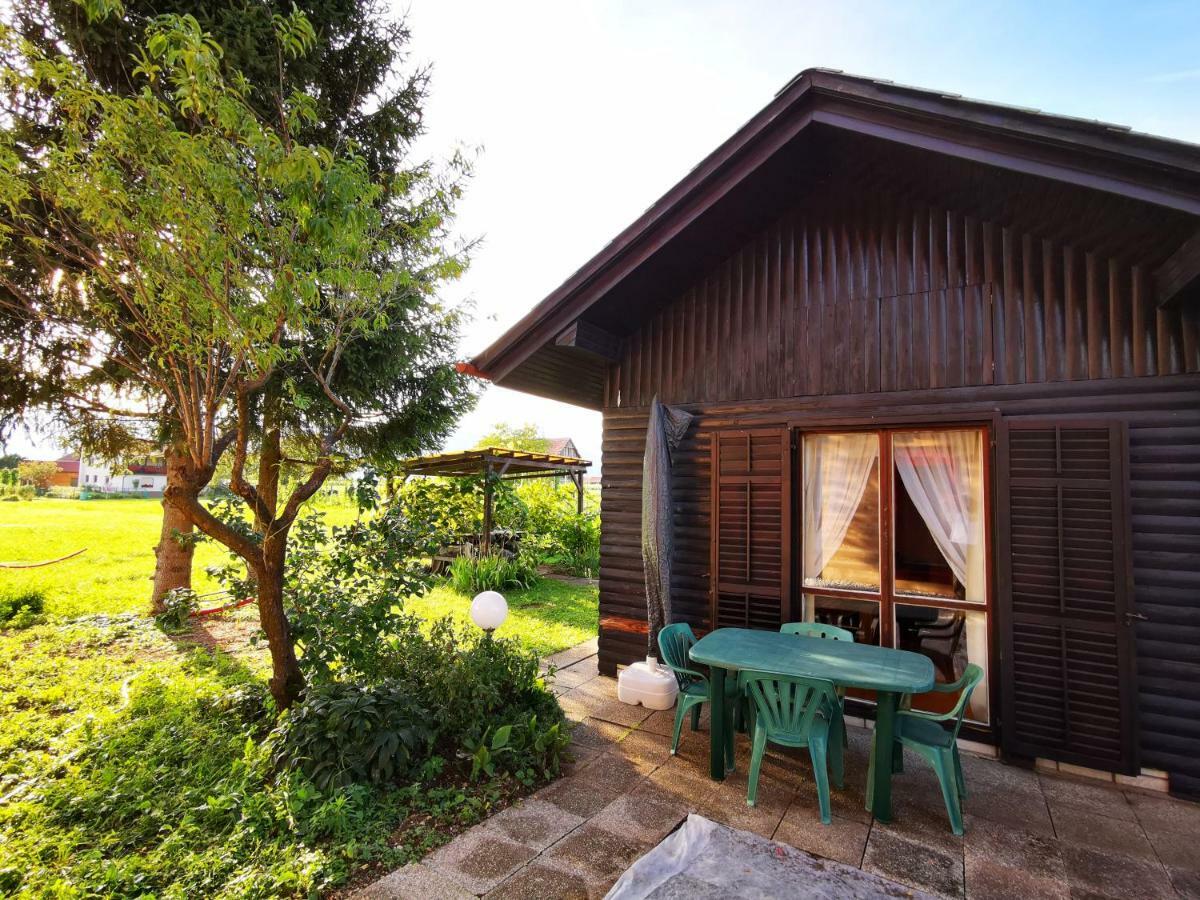 Merikotka - A Cozy Wooden Cottage, Slovenia Braslovce المظهر الخارجي الصورة